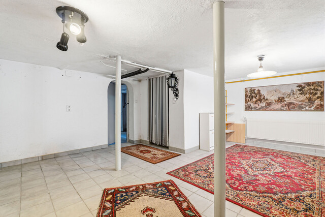 Doppelhaushälfte zum Preis einer Wohnung mit Modernisierungspotential und bereits erfolgten Updates