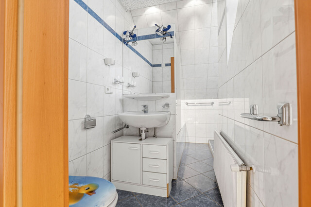 Doppelhaushälfte zum Preis einer Wohnung mit Modernisierungspotential und bereits erfolgten Updates