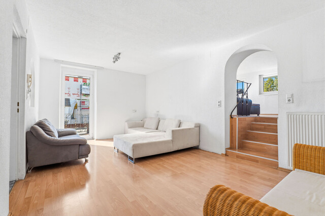 Doppelhaushälfte zum Preis einer Wohnung mit Modernisierungspotential und bereits erfolgten Updates