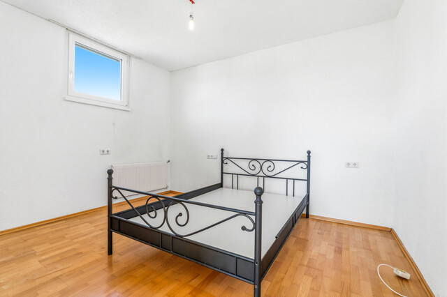 Doppelhaushälfte zum Preis einer Wohnung mit Modernisierungspotential und bereits erfolgten Updates