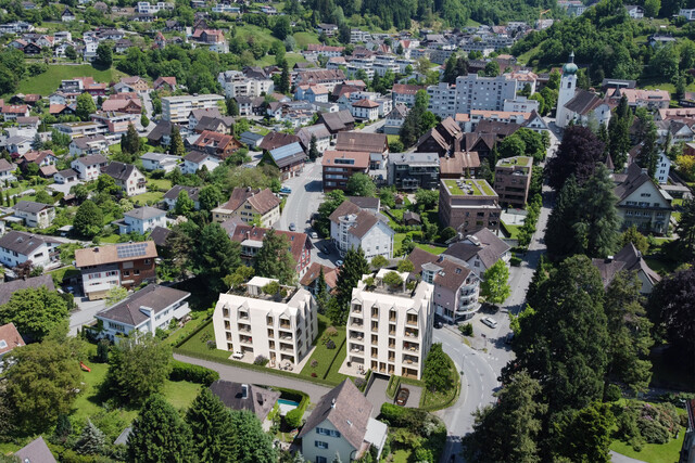 Sonnige und sehr ruhige 3-Zimmer-Wohnung mit 190 m² Garten und Terrasse