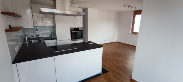 Geräumige Wohnung mit Garage, Balkon (10 m²), Keller und Fahrradabstellraum in Top-Lage!