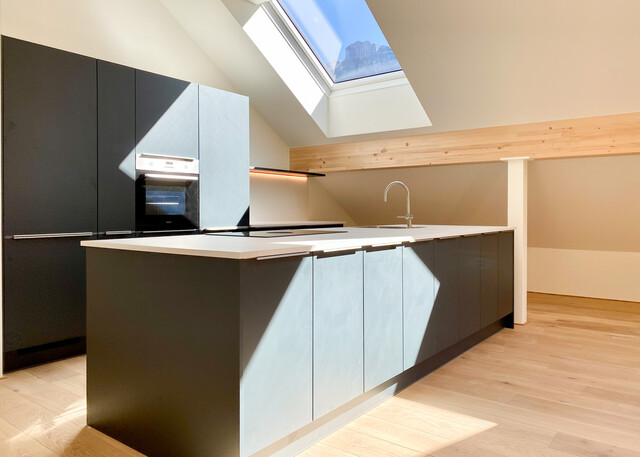 Moderne Dachgeschosswohnung mit Terrasse & Garage in Neubau!