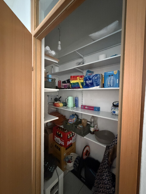 Sehr helle & kuschelige 2 Zimmer Dachgeschosswohnung mit Terrasse, Grenznähe! 