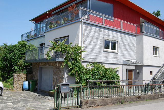 Zweifamilienhaushälfte über 2 Etagen mit Garten & Garage- Fussach 