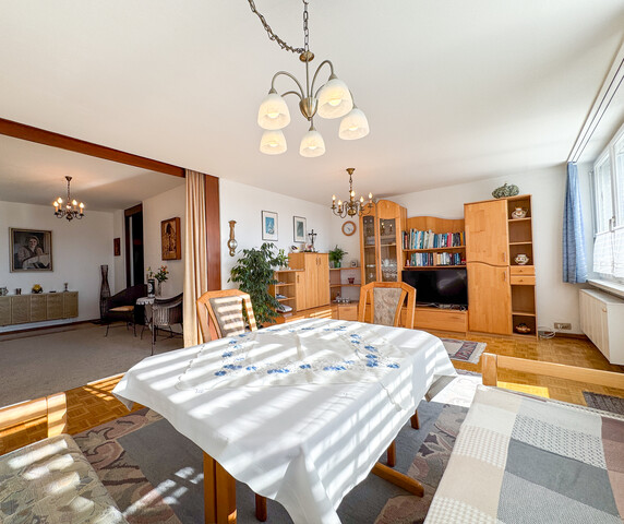 Großzügige 5-Zimmer-Terrassenwohnung mit Panorama-Ausblick in Hanglage von Schwarzach