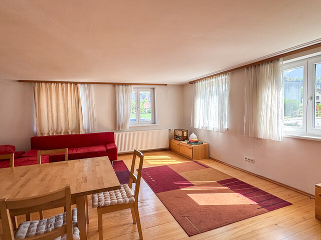 Renovierungsbedürftiges Haus mit vielseitigem Entwicklungspotenzial!