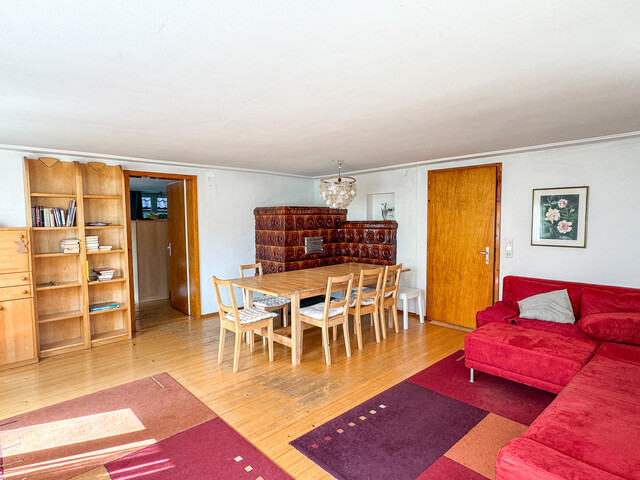 Renovierungsbedürftiges Haus mit vielseitigem Entwicklungspotenzial!