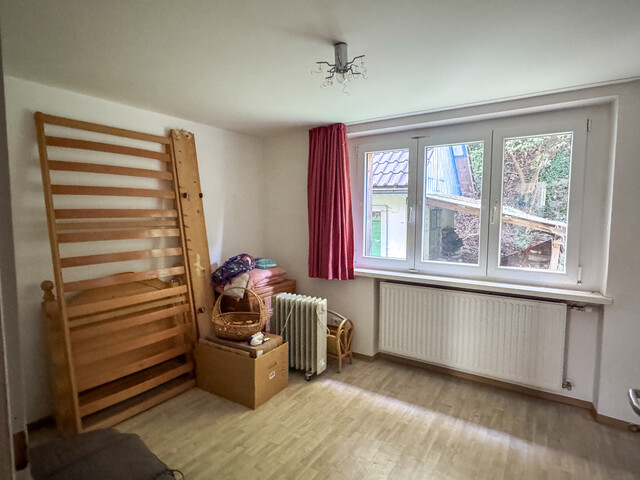 Renovierungsbedürftiges Haus mit vielseitigem Entwicklungspotenzial!