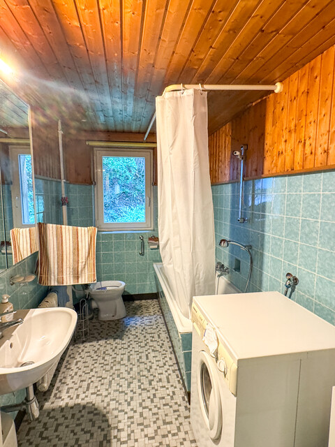 Renovierungsbedürftiges Haus mit vielseitigem Entwicklungspotenzial!