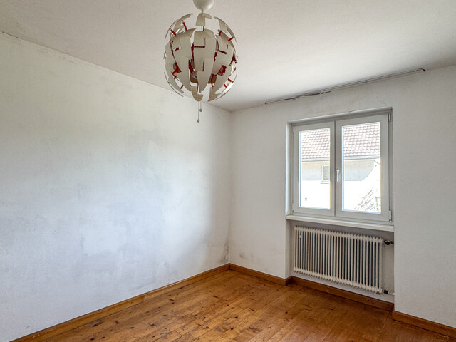 Renovierungsbedürftiges Haus mit vielseitigem Entwicklungspotenzial!