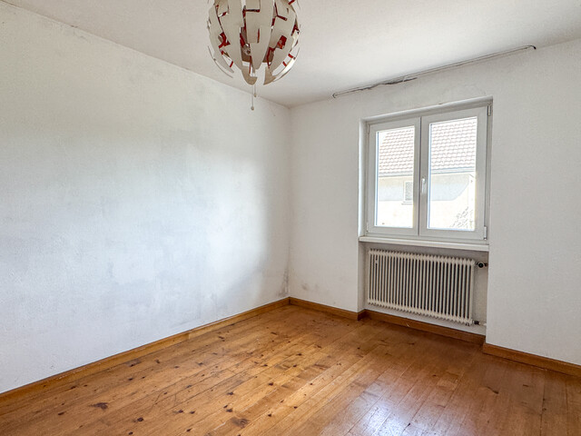 Renovierungsbedürftiges Haus mit vielseitigem Entwicklungspotenzial!