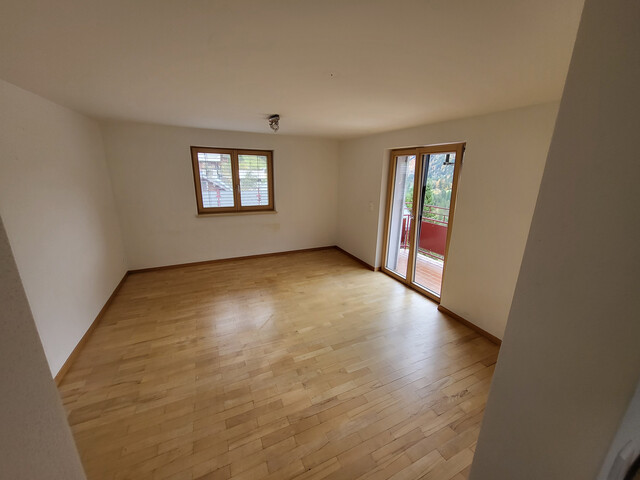 Schöne 4-Zimmer-Wohnung mit Balkon und Terrasse, in ruhiger Lage mit Ausblick ins Grüne