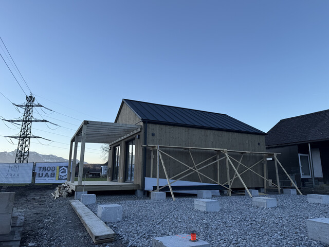 Neubau Einfamilienhaus mit Terrasse, Garten, Parkplatz  &  Extras in Toplage!