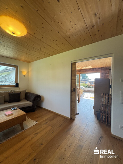 Ihr Traumhaus mit Pool wartet!