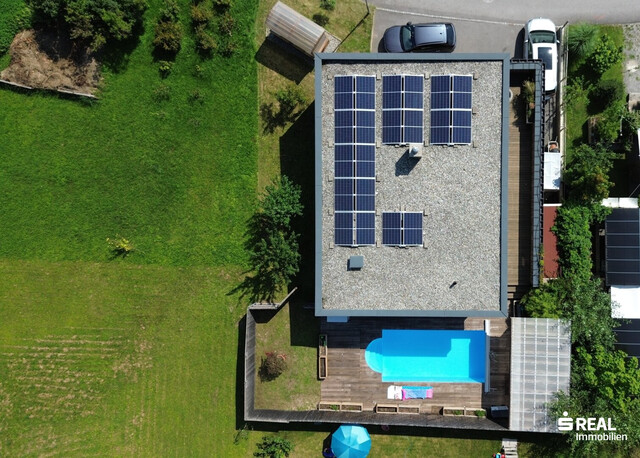 Ihr Traumhaus mit Pool wartet!