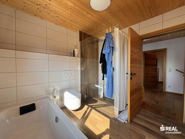 Ihr Traumhaus mit Pool wartet!