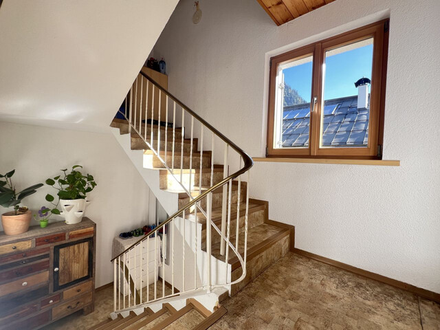 GERÄUMIGES HAUS IN ZENTRALER LAGE!