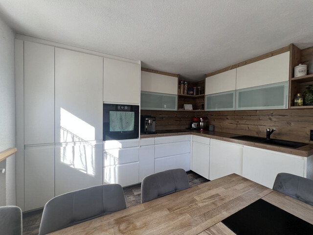 GERÄUMIGES HAUS IN ZENTRALER LAGE!