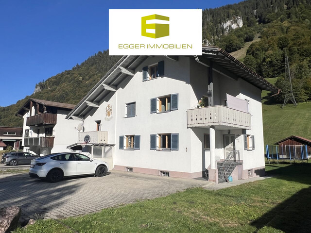 GERÄUMIGES HAUS IN ZENTRALER LAGE!