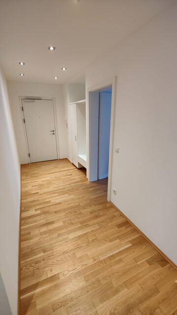 2 Zimmer Wohnung /Büro Nähe Landesgericht