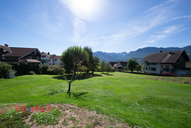 HIER BIN ICH!
Klares Haus/1500m² Garten/Bergpanorama