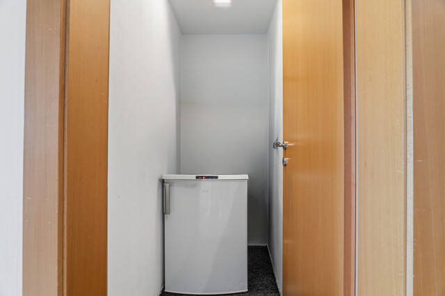 Attraktive Wohnung mit Reihenhauscharakter – großzügiges Wohnzimmer, Terrasse & Balkon