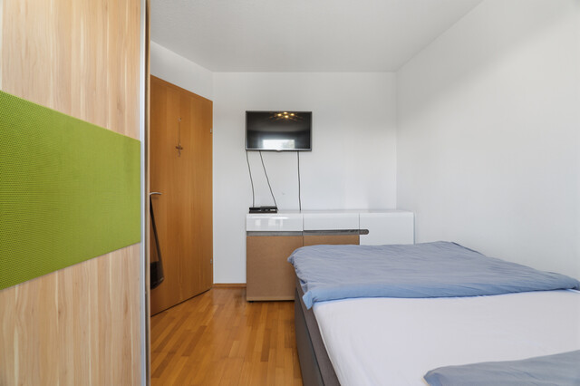 Attraktive Wohnung mit Reihenhauscharakter – großzügiges Wohnzimmer, Terrasse & Balkon