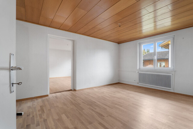 Haus in Rankweil mit Garten, Garage & Bergblick – Renovierungsprojekt mit viel Potential