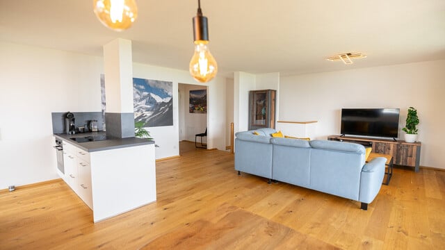 122m² große 3-Zimmer-Maisonettewohnung mit Seeblick und Zweitwohnsitzmöglichkeit am Eichenberg!