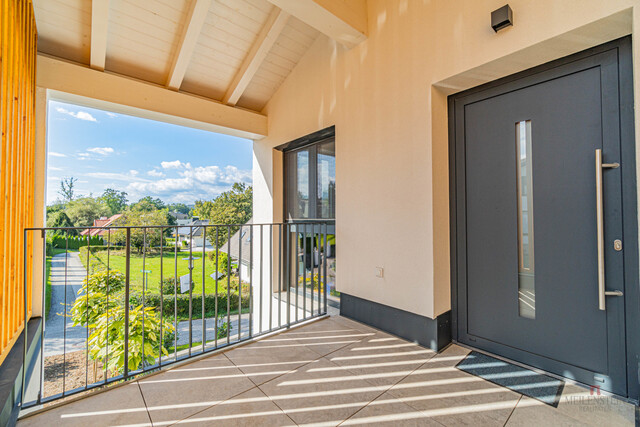 Zentrumsnahe, neuwertige Dachgeschosswohnung mit Blick auf die Gerlitzen und Velden