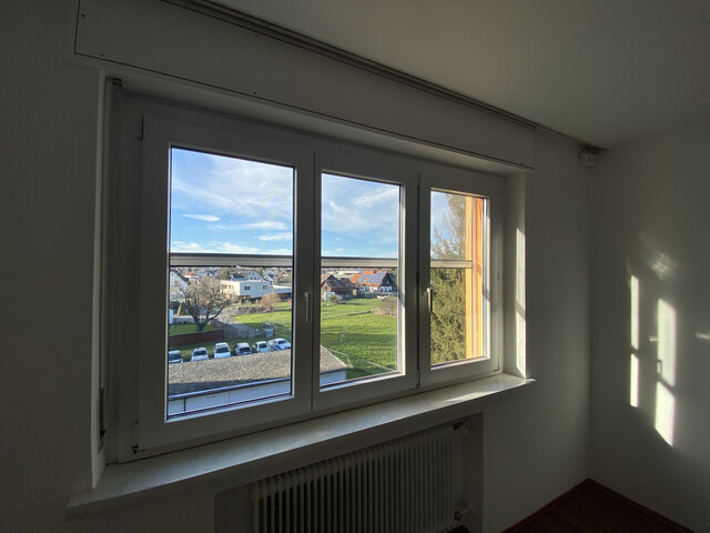 Privatverkauf! Höchst: 3,5 Zimmer & Balkon im 3. OG (ohne Lift), mit Fahrradkeller, Gartennutzung & Spielplatz