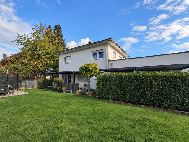 Privatverkauf! Modernes Haus mit separater Einliegerwohnung und Garten in Koblach