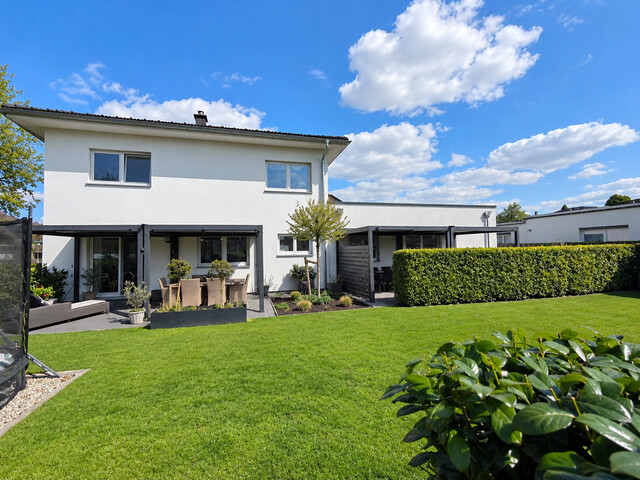 Privatverkauf! Modernes Haus mit separater Einliegerwohnung und Garten in Koblach