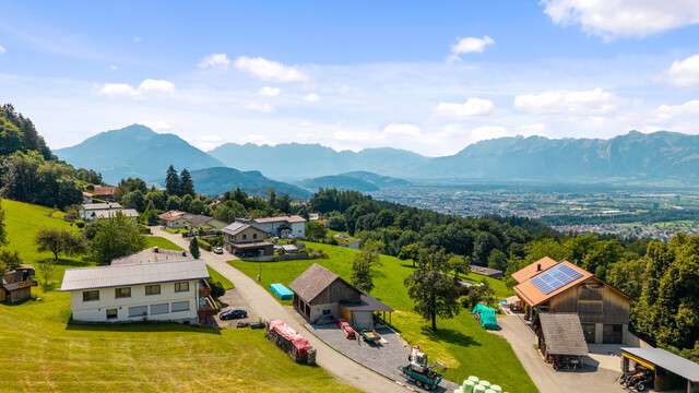 Idyllisches Baugrundstück in Zwischenwasser mit atemberaubendem Bergblick!