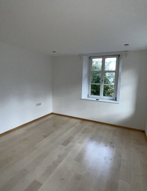 Schönes, helles Zimmer (ca. 15 m²) in liebevoll eingerichteter 115-m²-Wohnung ab 01.12.2026 zu vermieten