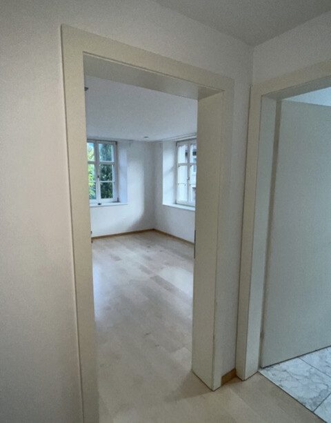Schönes, helles Zimmer (ca. 15 m²) in liebevoll eingerichteter 115-m²-Wohnung ab 01.12.2026 zu vermieten