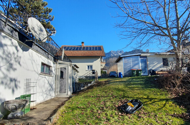 Mehrfamilienhaus mit Baugrundstück am Sonnenhang in Bludenz und toller Aussicht auf die Berge Rätikons