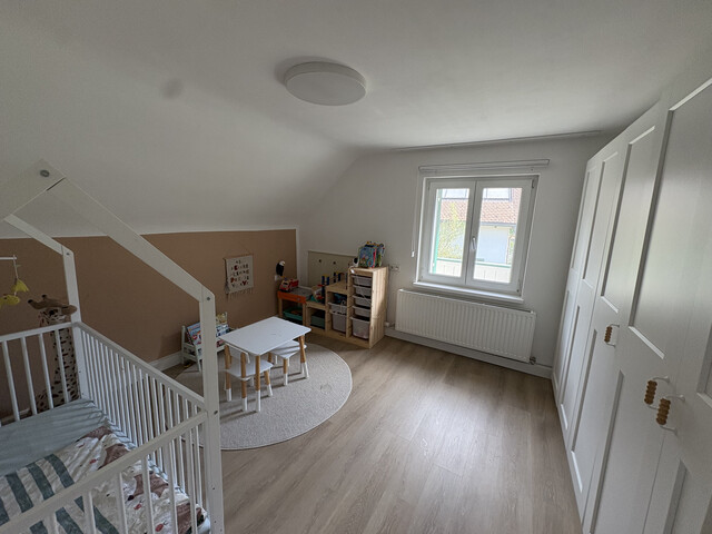 Gepflegte Doppelhaushälfte mit großem Garten in ruhiger Lage