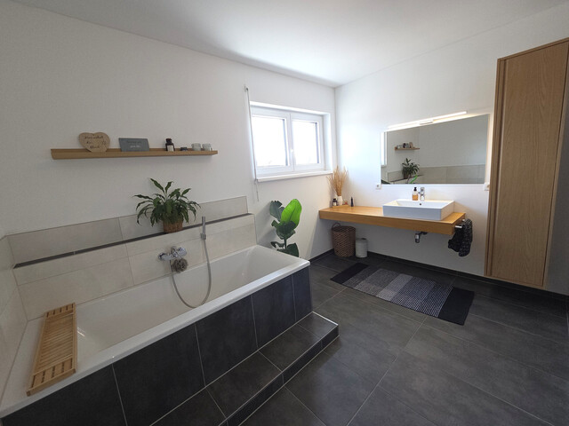 Traumhaftes Einfamilienhaus mit Einliegerwohnung und großem Garten in guter Lage von Koblach!