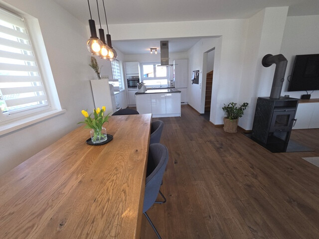 Traumhaftes Einfamilienhaus mit Einliegerwohnung und großem Garten in guter Lage von Koblach!