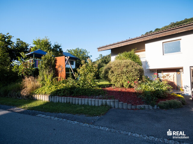 Großzügiges Haus in Feldkirch: Platz, Garten und Sauna