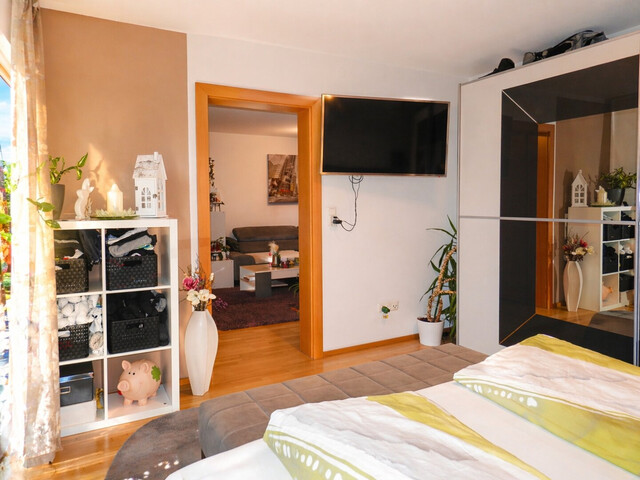 Wohnhighlight mit Top-Ausstattung – 4-Zimmer-Wohnung mit Balkon & Einzelgarage!