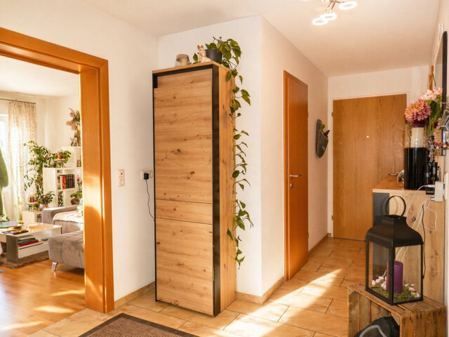 Wohnhighlight mit Top-Ausstattung – 4-Zimmer-Wohnung mit Balkon & Einzelgarage!