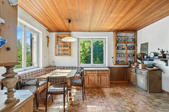 Charmantes Einfamilienhaus in Wolfurt mit großem Garten und Potential - auch als Mehrfamilienhaus geeignet