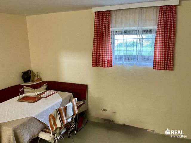Dornbirn-Schoren: Gepflegtes Haus mit 2 Wohnungen & viel Potenzial
