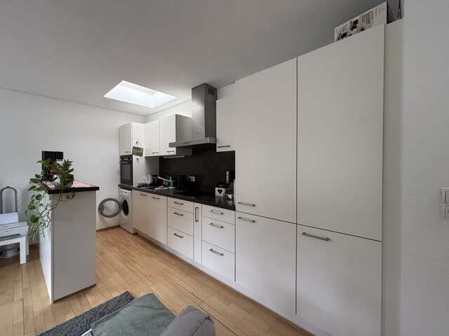 "ohne Provision" geräumige, helle 2 Zimmer Wohnung mit großem Balkon