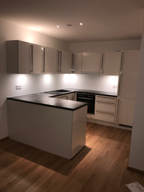 PRIVAT - Moderne 2-Zimmer-Gartenwohnung nahe Bodensee mit Tiefgaragenplatz