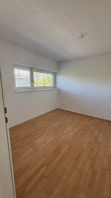 Geräumige Wohnung mit Balkon, Abstellraum, Keller, Tiefgaragenplatz und Fahrradabstellraum in Top-Lage!
