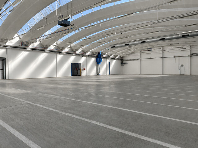 Mäder - Hallenfläche mit ca. 1.028 m²